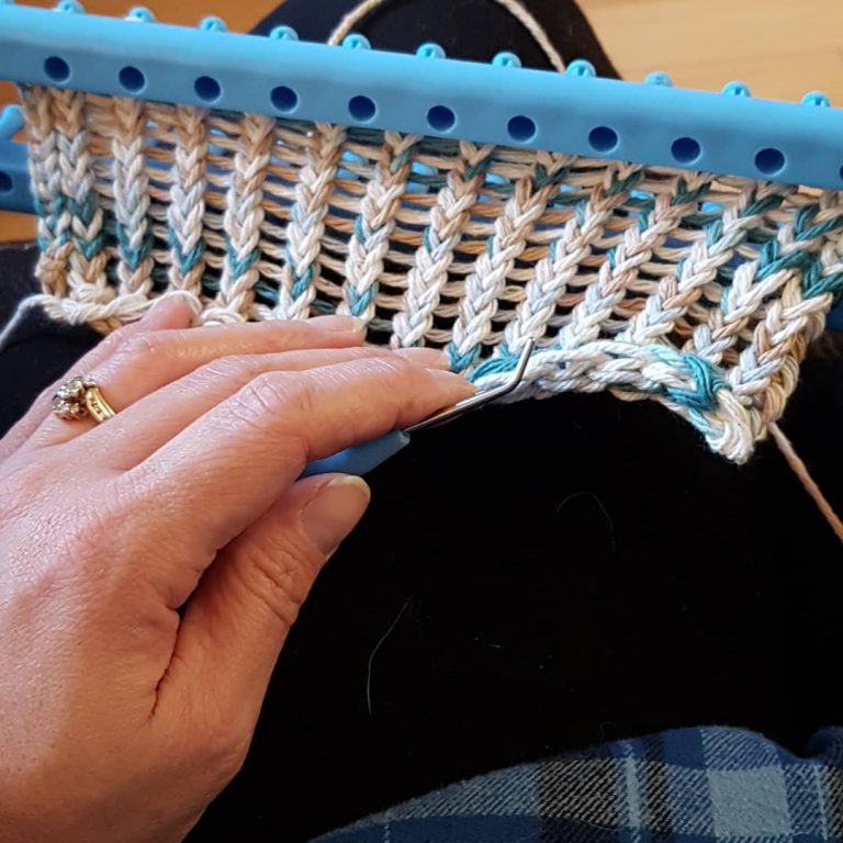 Easy and Amazing Loom Knitting Patterns for 2019 Page 33 of 35
